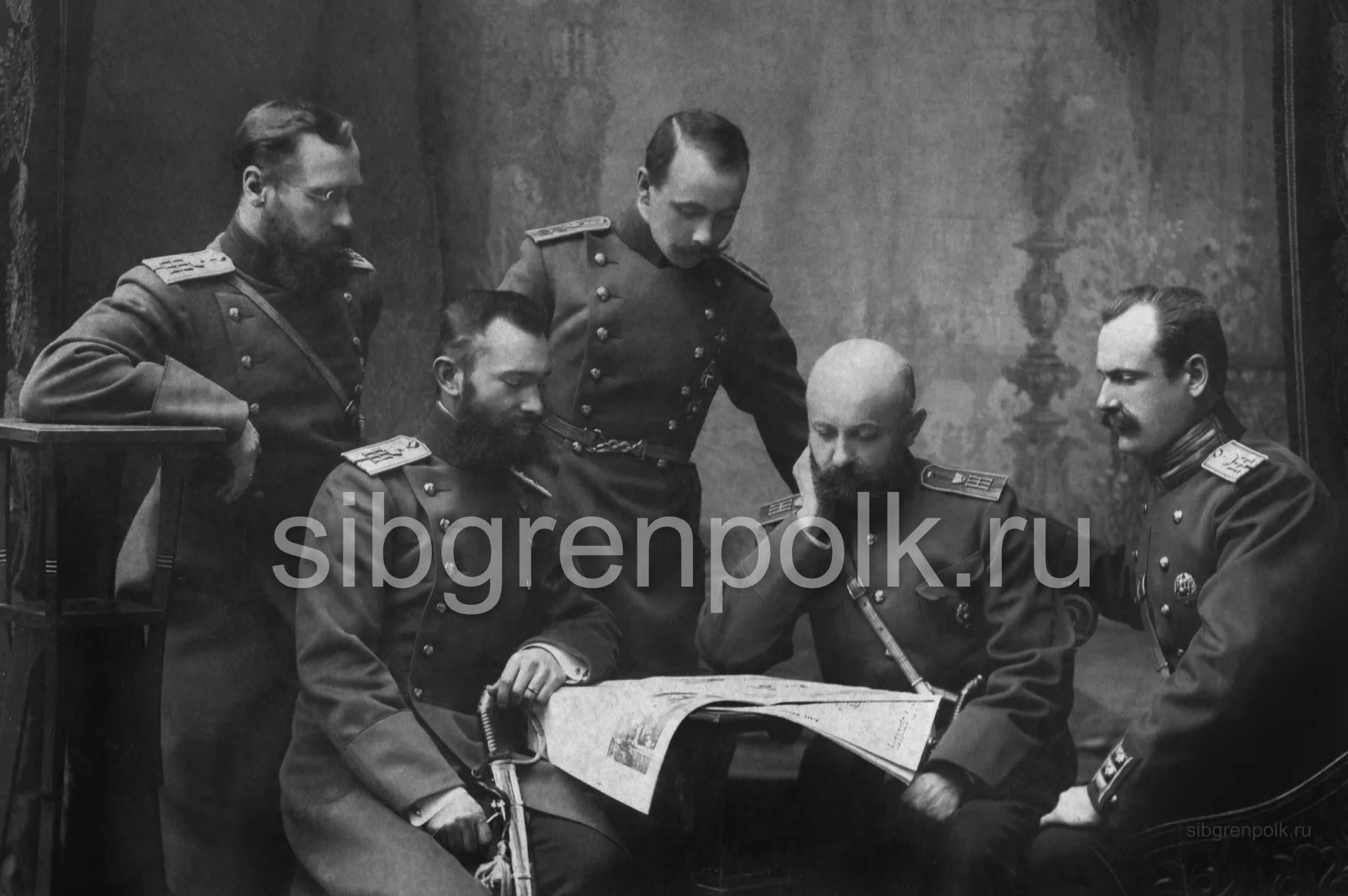 Офицеры полка. Второй слева – полковой адъютант поручик Ковалев Николай Николаевич. 1914 г. (Из коллекции потомков Ковалева Н.Н.)