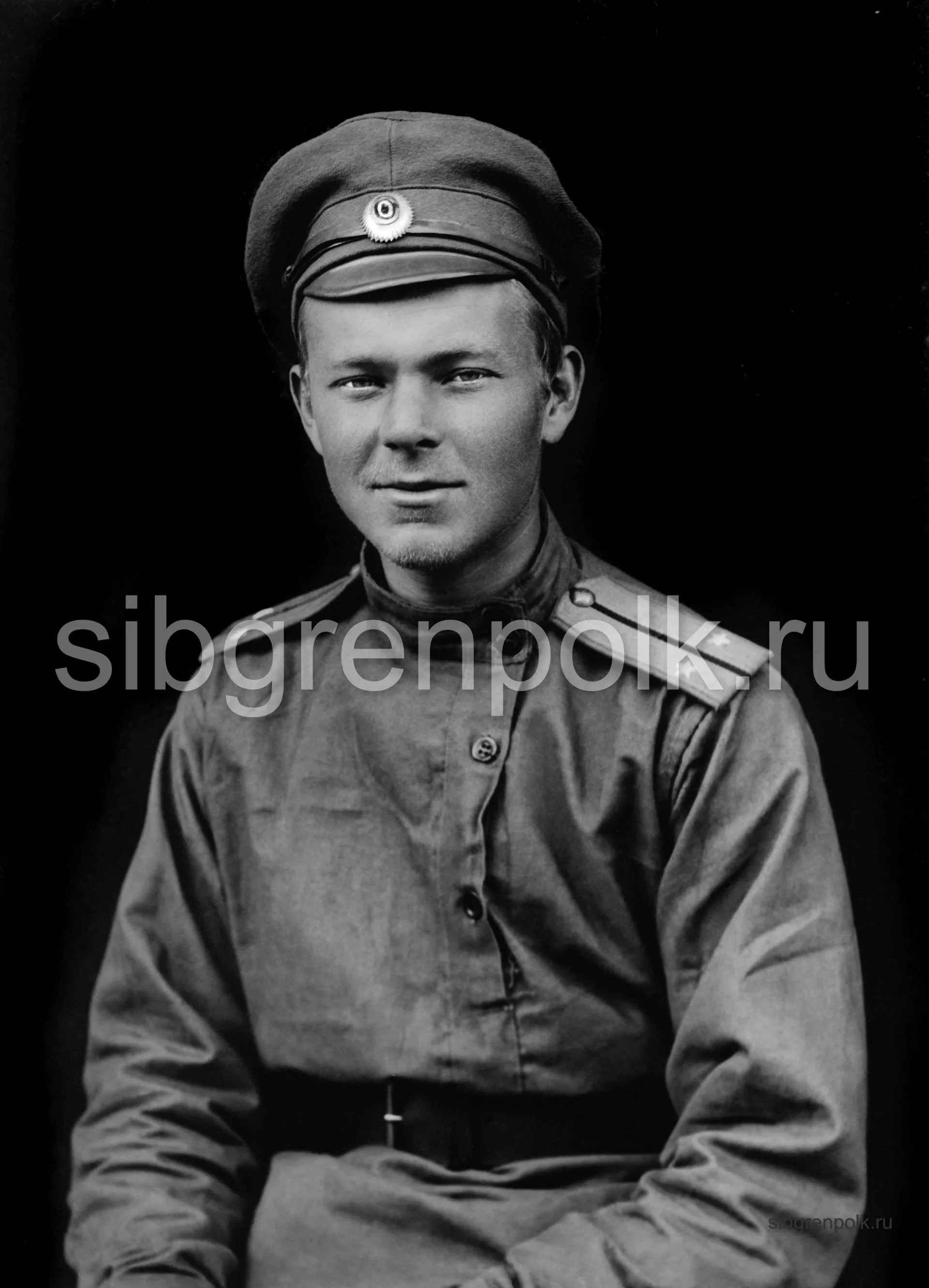 Подпоручик Ликин А.В., младший офицер 2-й гренадерской роты. Фото 1915 г. (РГАКФД). Награжден орденами: Св. Станислава 3-й степени с мечами и бантом – 1916 г., Св. Анны 3-й степени с мечами и бантом – 1916 г., Св. Станислава 2-й степени с мечами – 1916 г.