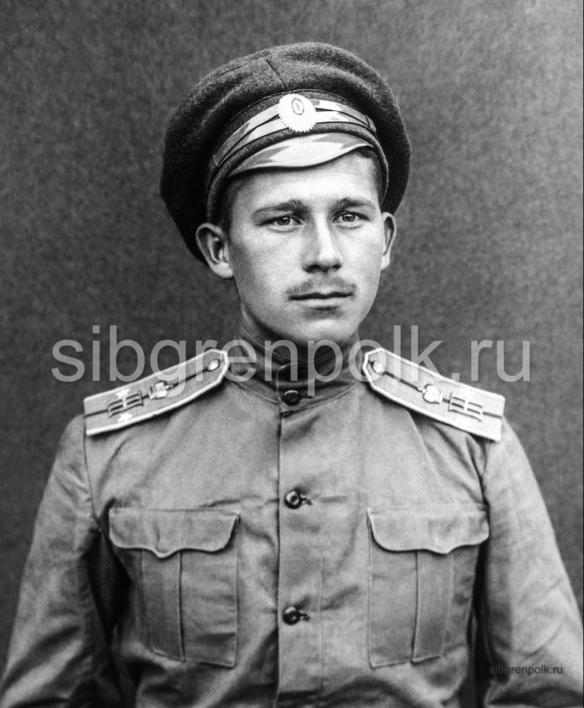Неизвестный подпоручик. Фото 1915 г. (РГАКФД).