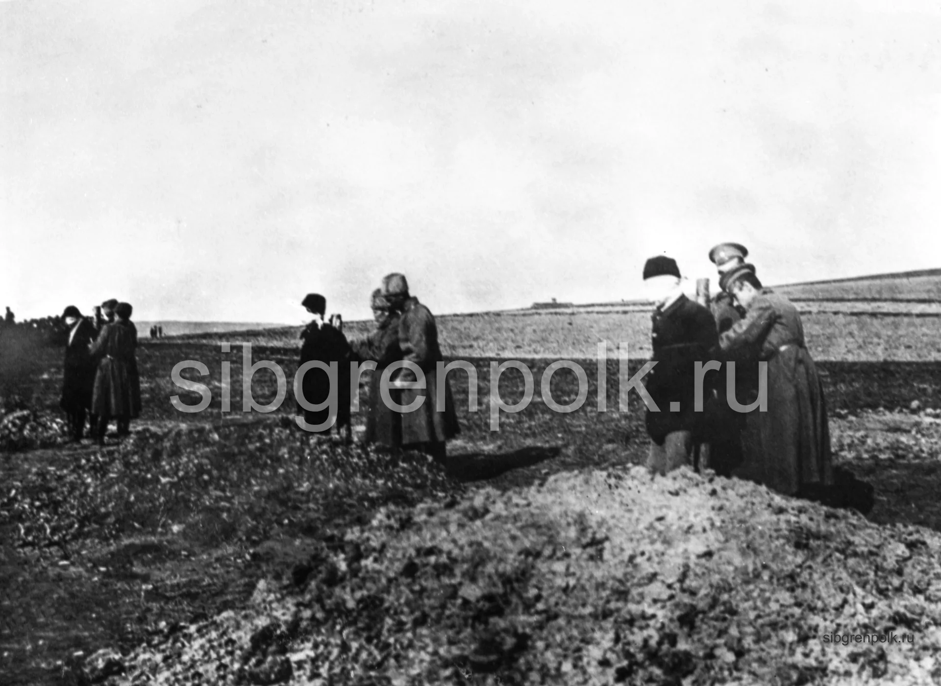 Расстрел шпионов у м. Кельцы, апрель 1915 г. (РГАКФД)