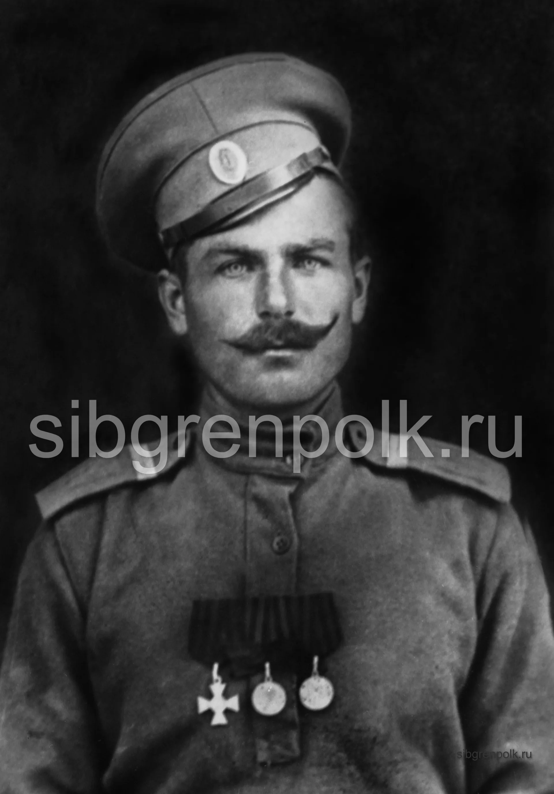 Георгиевский кавалер, младший унтер-офицер Иван Конин, награжден 18.07.1915 г. знаком отличия Военного ордена «Георгиевский крест» IV степени № 424244 от Имени Государя Императора, Его Императорским Высочеством Великим Князем Георгием Михайловичем вне нормы, за особо выдающиеся отличия в делах против неприятеля. (РГАКФД)